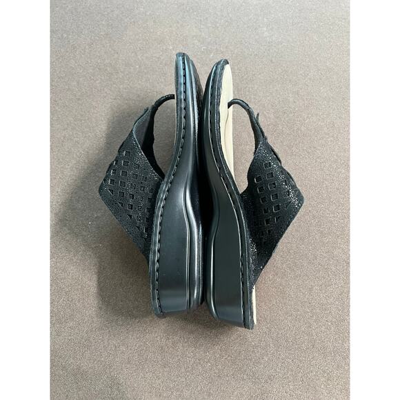 Aravon Cambridge Women'sAdjustable Sandal Black Suede Some Shimmer Thong Size 6 - Picture 5 of 12